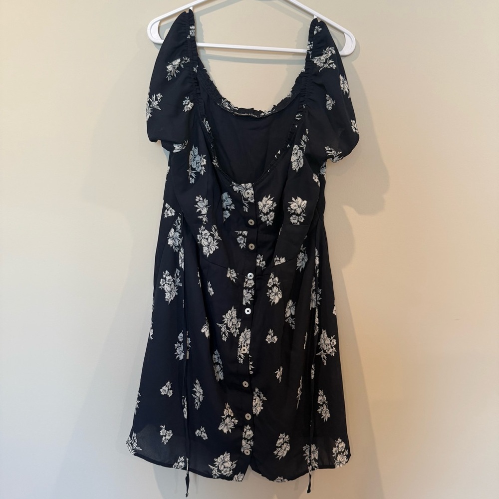 Abercrombie & Fitch Navy Dress with White Floral Accents Size XL
